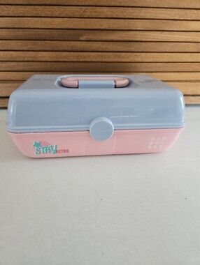 Pretty In Petite "Stay Retro" Caboodles Makeup Case